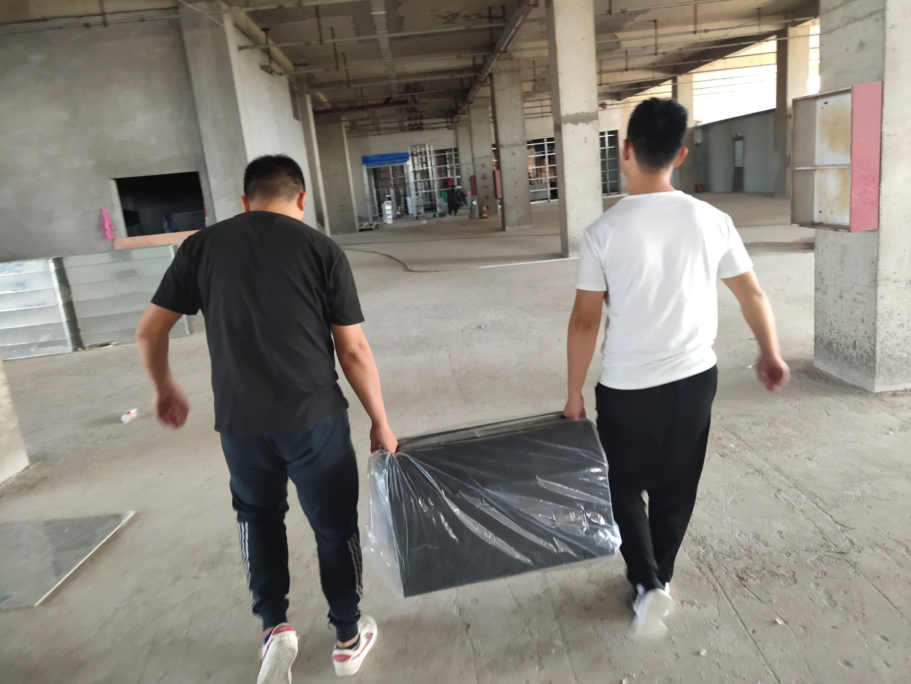 向高溫下奮戰(zhàn)在一線的同事們致敬 ——北京思路資源科技有限公司