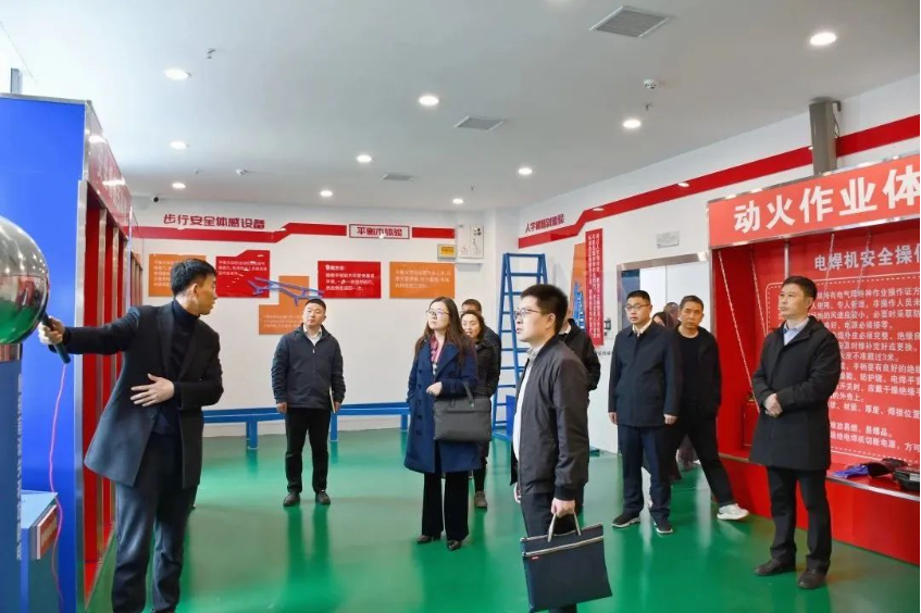 國家應急管理部專家朱敬聰、李文莉來綿陽化工安全技能實訓基地檢查調研(圖1)